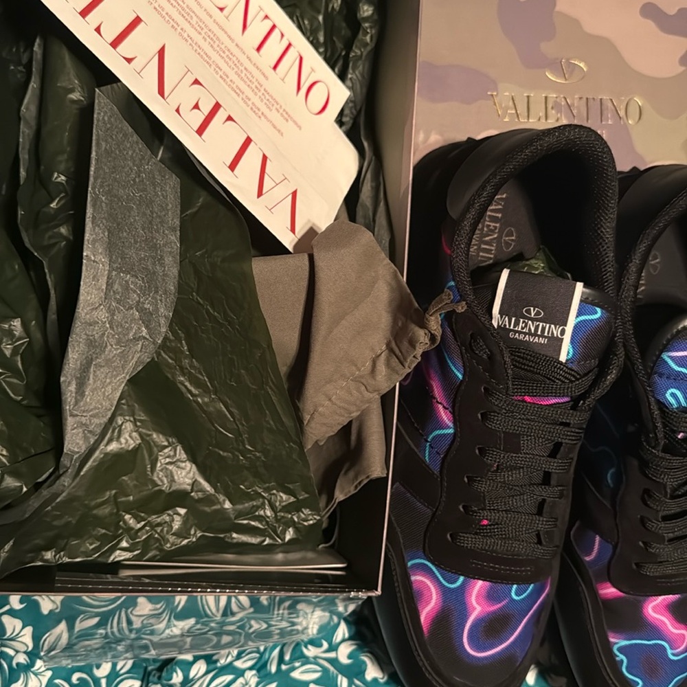 Only wore them 2 times used but looks brand new.